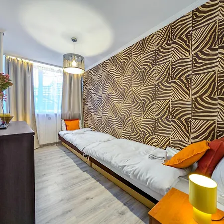 Powstańców śląskich Homely By Bookinghost Apartamento Breslavia