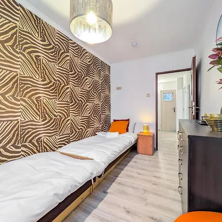 Apartamento Powstańców śląskich Homely By Bookinghost *