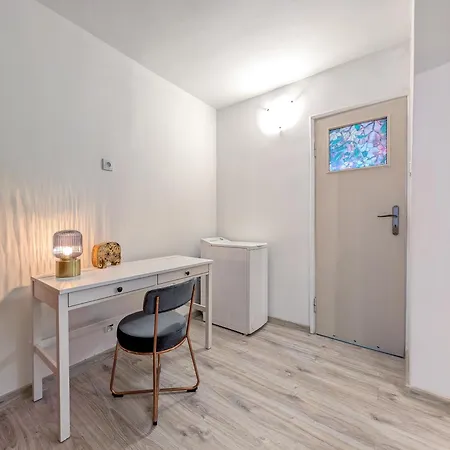 Powstańców śląskich Homely By Bookinghost Apartamento *