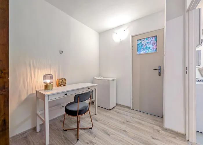 Powstańców śląskich Homely By Bookinghost Apartamento *