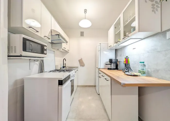 Apartamento Powstańców śląskich Homely By Bookinghost