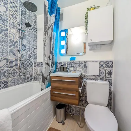 Powstańców śląskich Homely By Bookinghost Apartamento Breslavia